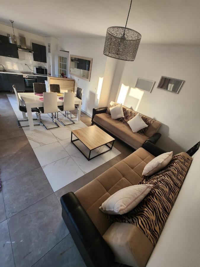 Flat Apartman Genay  Kültér fotó